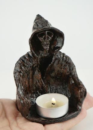 Статуетка свічник чорний монах декор для дому4 фото