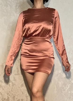 Сукня атласна з голою спиною , сукня з открытьй спиною