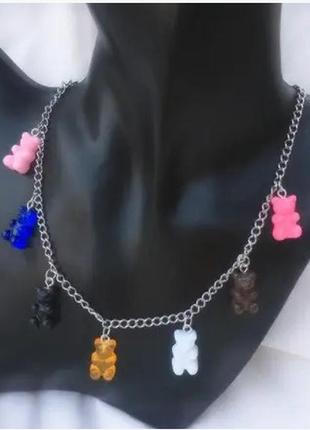 Ожерелье с мармеладными мишками, разноцветное  - длина 48см, смола, цинковый сплав1 фото