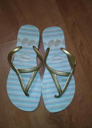 Шльопанці havaianas у єтнамки