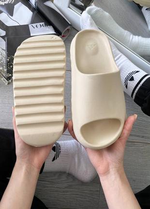 Жіночі шльопанці adidas yeezy slide earth bone