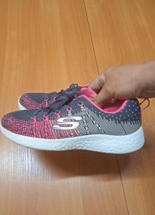 Облегченные крассовки оригинал 34 р.стелька 22 см