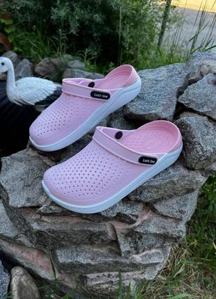 Кроксы crocs сабо женские пудровые силиконовые1 фото