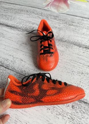 Круті кросівки для футболу кеди бампы футзалки adidas розмір 28{17,5 см}