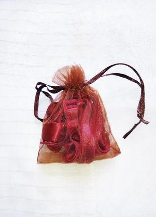 Подвязки для чулок.