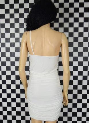 Плаття на одне плече біле сукня з драпіровкою3 фото