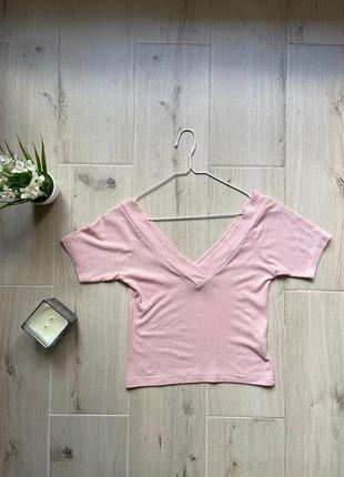 Топ бледно-розового цвета