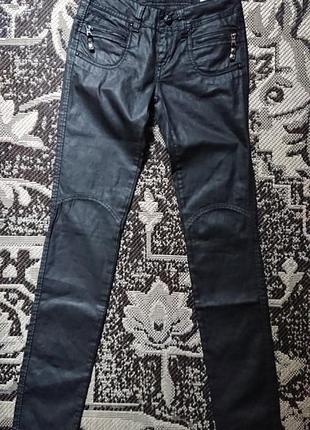 Фірмові жіночі літні англійські стрейчеві бавовняні джинсі pepe jeans,оригінал,нові з бірками,розмір 25/34.