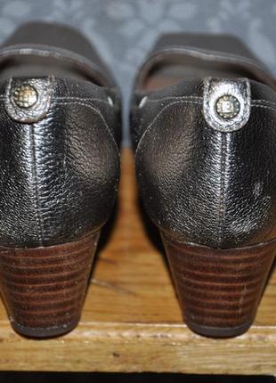 Туфли кожаные с открытым носком clarks7 фото