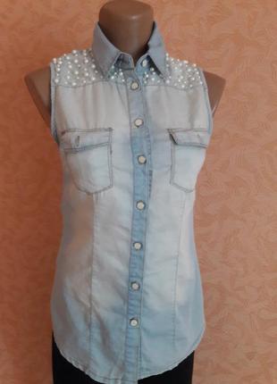 Джинсова рубошка без рукавів з перлами розмір xs/s