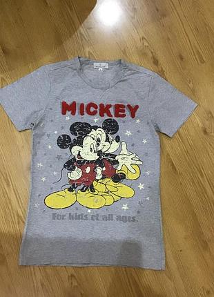 Жіноча футболка