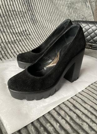 Замшевые чёрные туфли2 фото