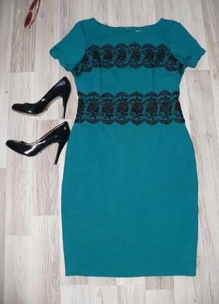 Ефектна сукня смарагдового кольору з мереживом