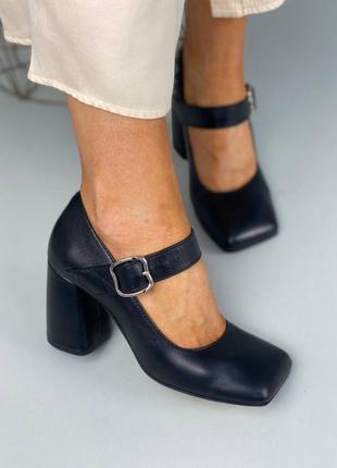 Туфли женские кожаные черного цвета