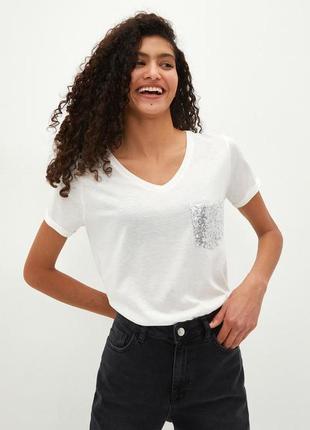 Белая женская футболка lc waikiki/лс вайкики с паетками на кармане. фирменная турция1 фото