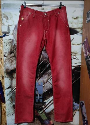 Червоні чоловічі джинси