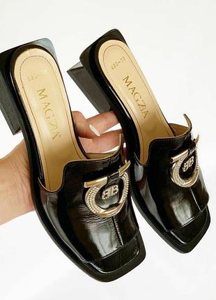 Ошатні лакові в'єтнамки, туфлі на зручному низькому каблуку,шкіра, туреччина,бренд