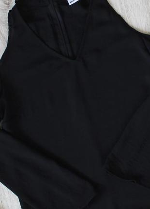 Чорна блуза з чокером і відкритими плечима gina tricot4 фото