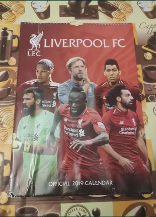 Фирменный спортивный календарь команды liverpool