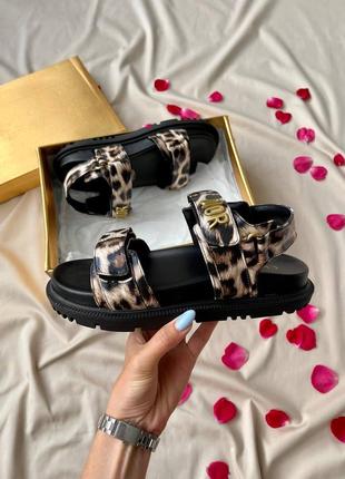 Жіночі леопардові стильні брендові босоніжки в стилі діор dior sandals leopard леопардові босоніжки, сандалі під бренд діор на літо