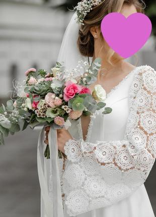 Сукня весільна атласна, розмір 44 (s)1 фото