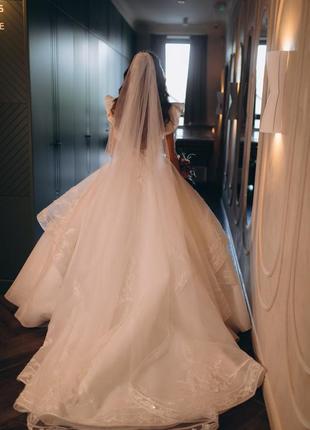 Весільна сукня