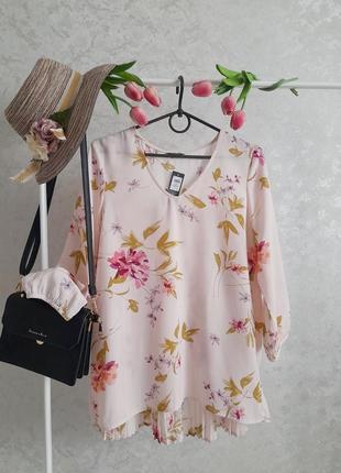 Ніжна блуза  у квітковий принт m&co