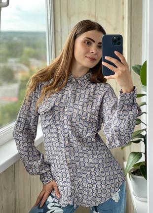 Лёгкая пыльно голубая рубашка с принтом из вискозы 1+1=3