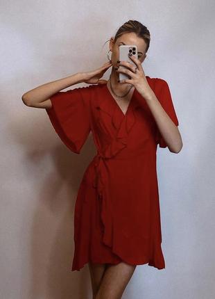 Червоне плаття на запах