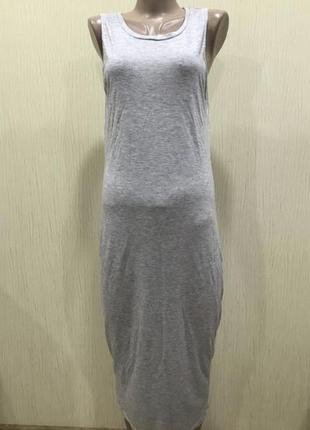Жіноча сіра сукня маєчного типу