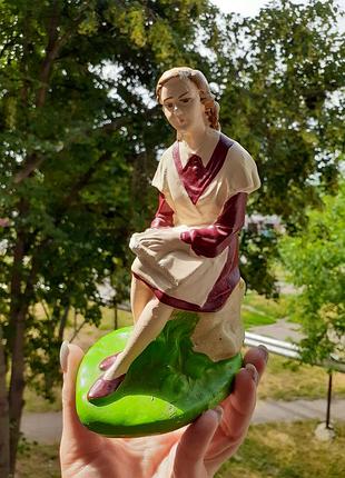 Дівчинка з книгою 📚🌿 школярка комсомолка статуетка срср кунгур артіль гіпсова емалі ручний розпис