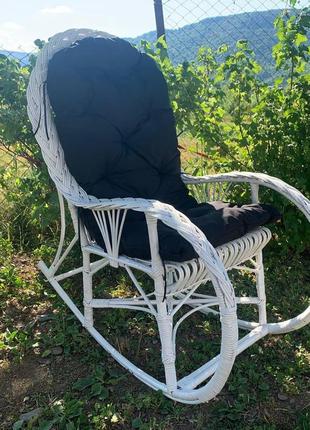 Кресло - качалка з косою, плетена з лози, біла1 фото