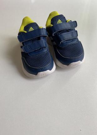 Лёгкие кроссовки adidas оригинал