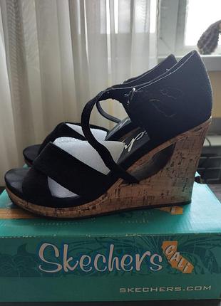 Фирменные босоножки skechers