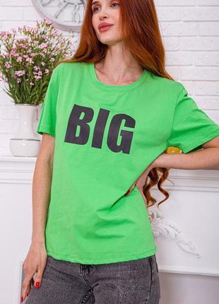Вільна жіноча футболка салатового кольору з принтом вільна жіноча футболка салатового кольору4 фото