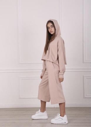Бежевий костюм з кюлотами viani 170-176 см