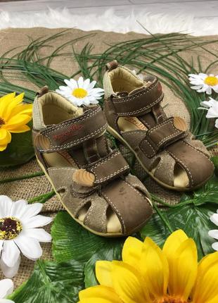 Коричневые сандали