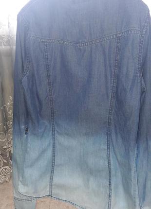 Жіноча джинсова сорочка з "омбре"3 фото