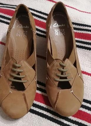 Кожаные женские туфли clarks 38-38.5 р.