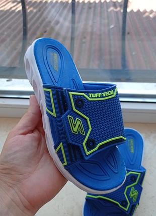Оригінальні шльопанці skechers