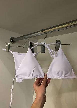 Белый женский раздельный купальник шторки треугольники с чашками плавки бикини на веревках