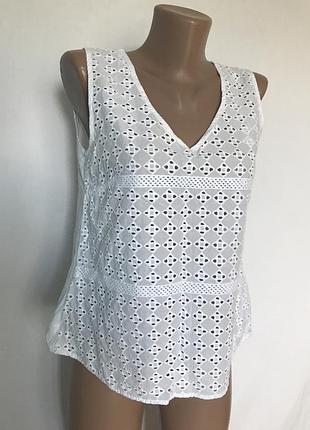 Майка белая  новая натуральная  с вышивкой 10 размера