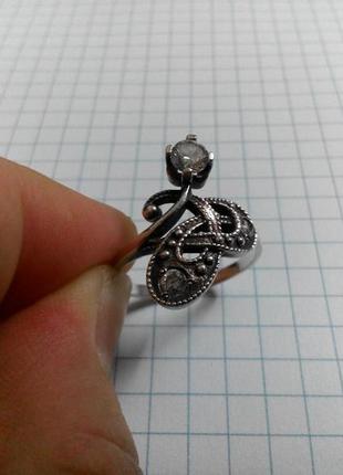 Серебряное кольцо с белым цирконом5 фото