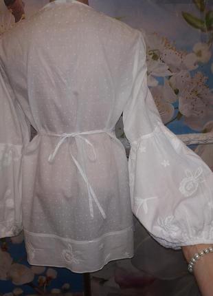 Шикарная батистовая блуза  с вышивкой и очень объемными рукавами  l3 фото