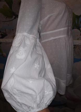 Шикарная батистовая блуза  с вышивкой и очень объемными рукавами  l4 фото