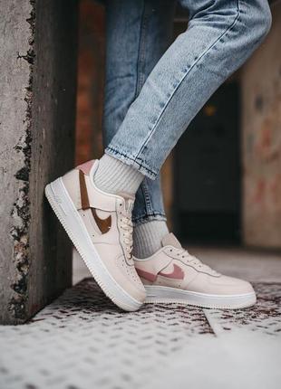 Женские замшевые кроссовки nike air force 1 overwood3 фото