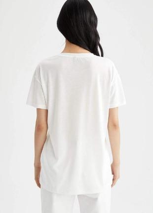 Белая женская футболка defacto/дефакто с сиреневыми и серебристыми паетками. фирменная турция4 фото