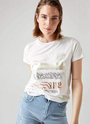 Белая женская футболка defacto/дефакто с серебристо-золотисто-бронзовым принтом. фирменная турция