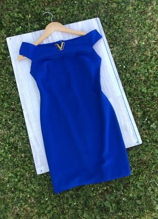 Плаття на плечі