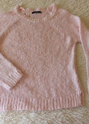 Нкдный свитер